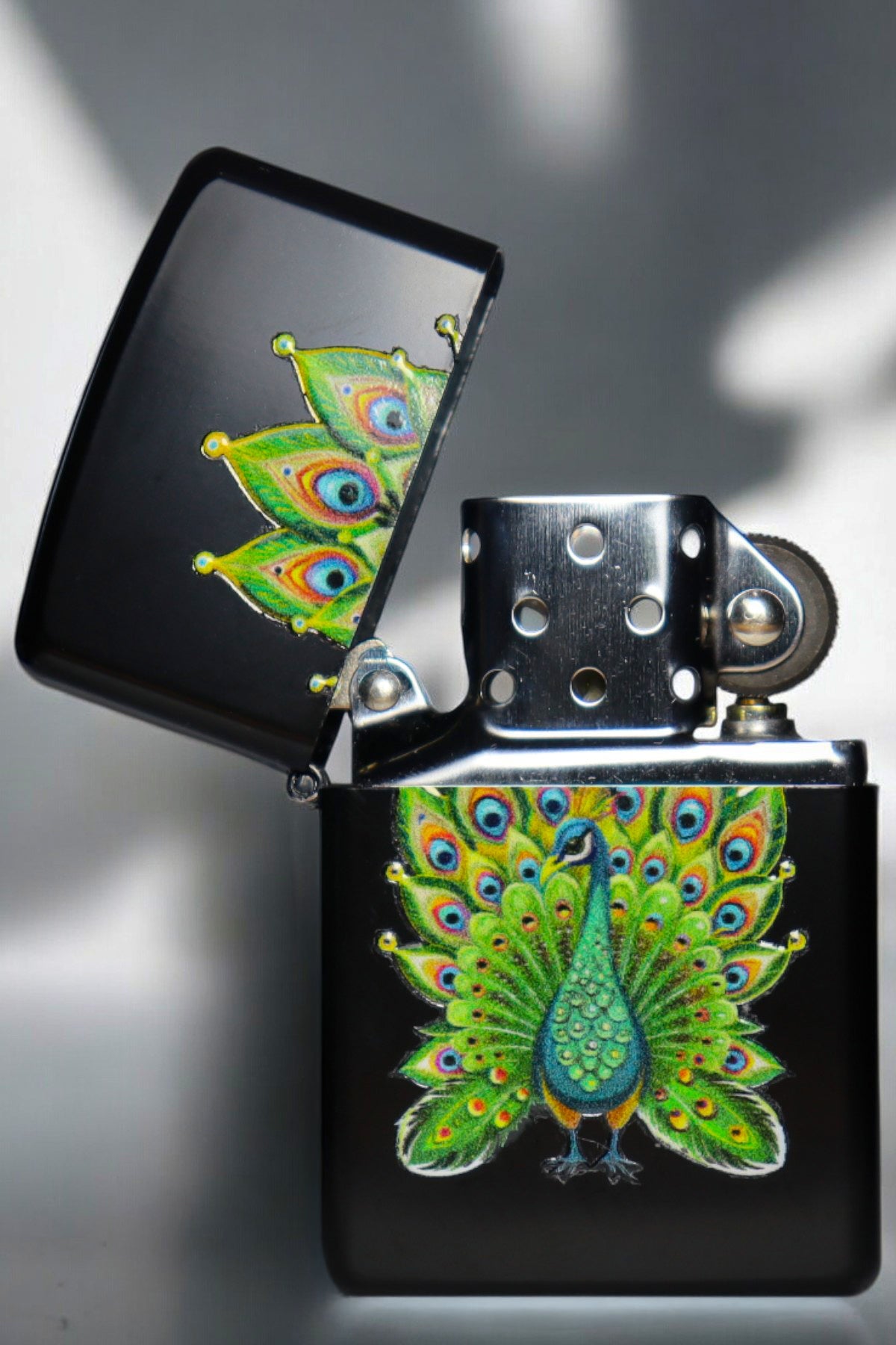 Majestic Peacock Çakmak - Fossil Lighter